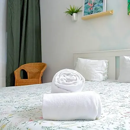 Hostel Travel & Live Nature