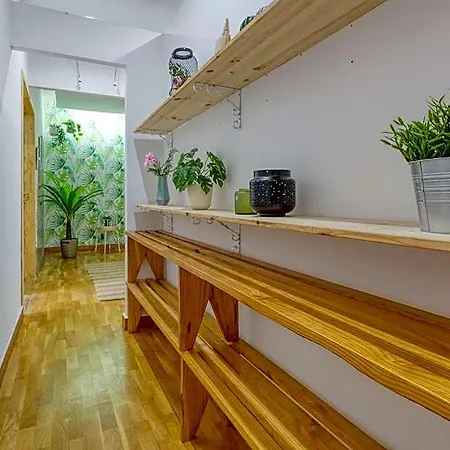 Hostel Travel & Live Nature