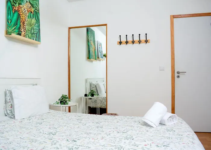 Travel & Live Nature Hostel *