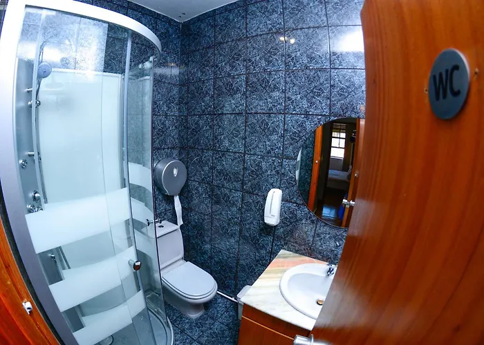 Travel & Live Nature Hostel Porto